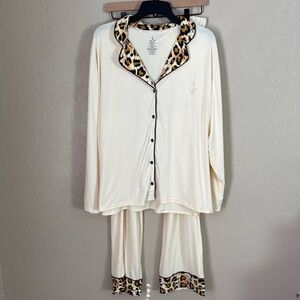 Baby Phat Pajama Set Animal Print Ivory Women’s Plus Size 2X/3X